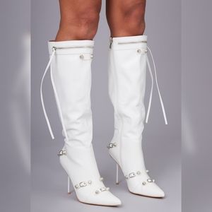 Pointed toe mid knee heeled boots